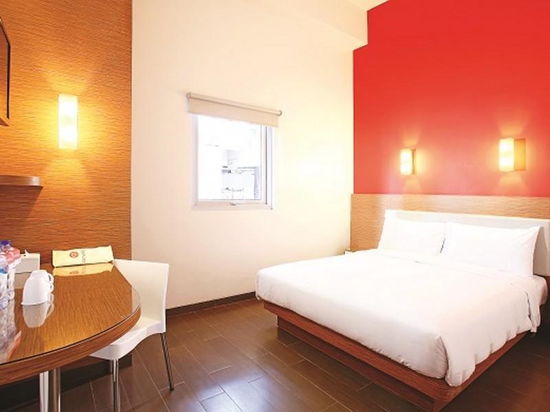 Amaris Hotel Gorontalo Esterno foto