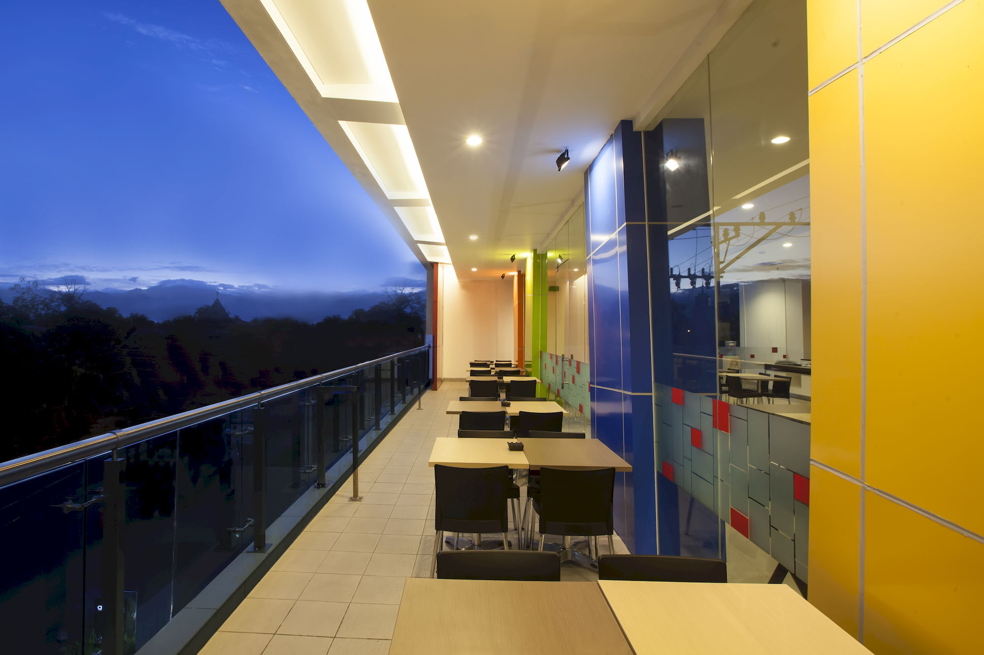 Amaris Hotel Gorontalo Esterno foto